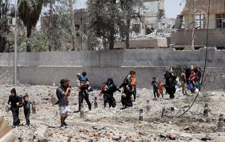 تصاویر | آوارگی مردم موصل در روزهای پایانی حضور داعش